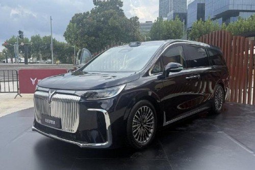 <b>售价32.99万起，2026款岚图梦想家革新登场</b>